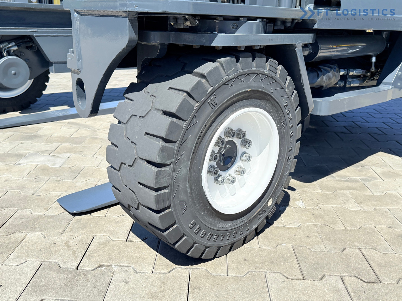 COMBILIFT C5000XL / DIESEL / DUPLEX - 5500MM / FULL CABIN / NEW TYRES / HEATING - 四向前移式叉车:图3 COMBILIFT C5000XL / DIESEL / DUPLEX - 5500MM / FULL CABIN / NEW TYRES / HEATING - 四向前移式叉车:图3