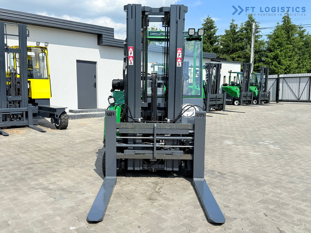COMBILIFT CB2500 / DIESEL / EXTENDABLE FORKS / TRIPLEX / 5500MM / FREE LIFT / SIDE SHIFT / FORK POSITIONER / LIKE NEW - 四向前移式叉车:图4 COMBILIFT CB2500 / DIESEL / EXTENDABLE FORKS / TRIPLEX / 5500MM / FREE LIFT / SIDE SHIFT / FORK POSITIONER / LIKE NEW - 四向前移式叉车:图4