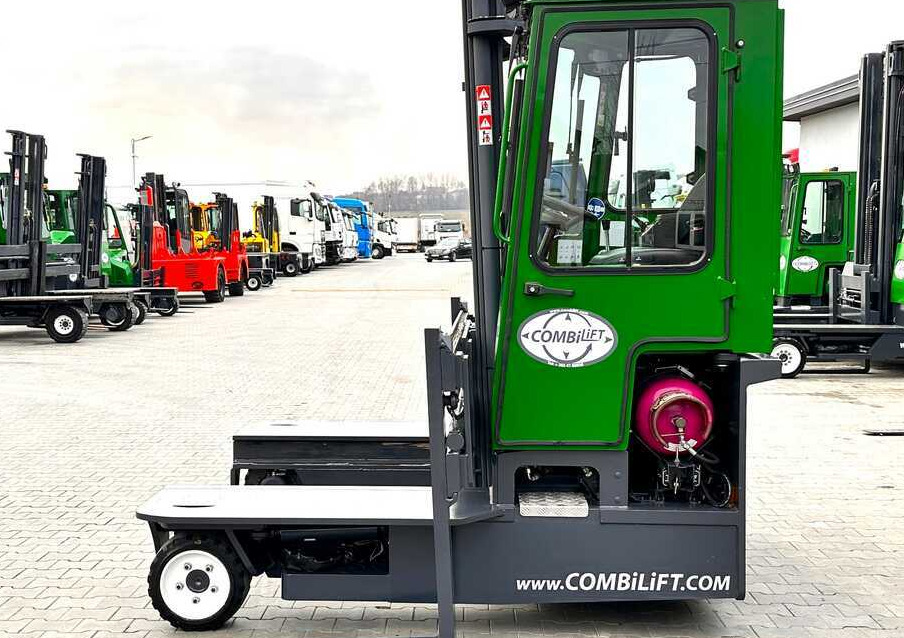 Combilift C3000 / 4100 MM / 3 TONS / PLATFORM / 1939 MTH / LPG / LIKE NEW - 四向前移式叉车:图3 Combilift C3000 / 4100 MM / 3 TONS / PLATFORM / 1939 MTH / LPG / LIKE NEW - 四向前移式叉车:图3