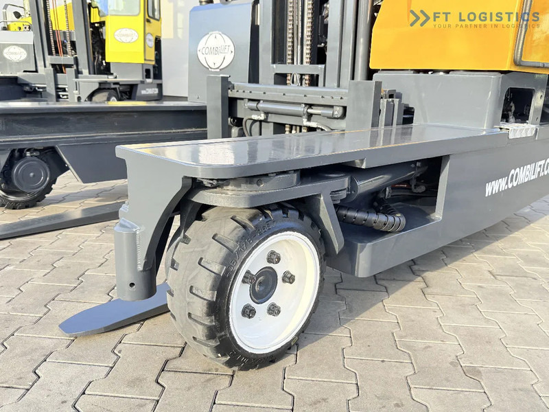 Combilift C3000 / GAS / DUPLEX 4500MM / ONLY 3096 HOURS / FORK SIDE SHIFT / FULL CABIN / EXCELLENT CONDITION / Wide range of four-way and - 四向前移式叉车:图4 Combilift C3000 / GAS / DUPLEX 4500MM / ONLY 3096 HOURS / FORK SIDE SHIFT / FULL CABIN / EXCELLENT CONDITION / Wide range of four-way and - 四向前移式叉车:图4