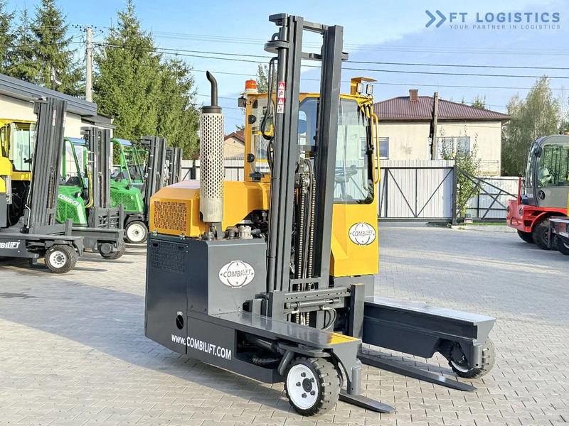 Combilift C3000 / GAS / DUPLEX 4500MM / ONLY 3096 HOURS / FORK SIDE SHIFT / FULL CABIN / EXCELLENT CONDITION / Wide range of four-way and - 四向前移式叉车:图5 Combilift C3000 / GAS / DUPLEX 4500MM / ONLY 3096 HOURS / FORK SIDE SHIFT / FULL CABIN / EXCELLENT CONDITION / Wide range of four-way and - 四向前移式叉车:图5