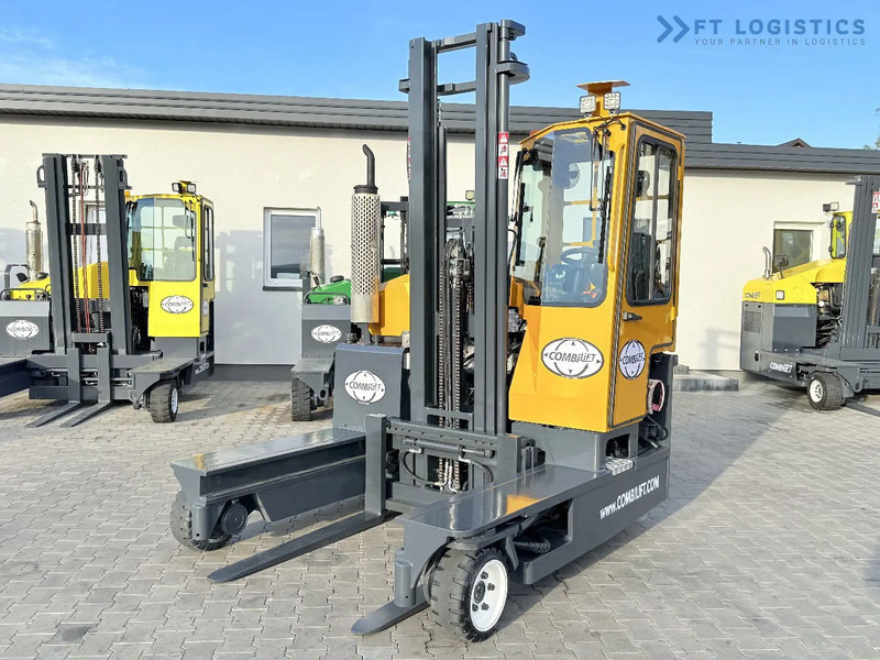 Combilift C3000 / GAS / DUPLEX 4500MM / ONLY 3096 HOURS / FORK SIDE SHIFT / FULL CABIN / EXCELLENT CONDITION / Wide range of four-way and - 四向前移式叉车:图3 Combilift C3000 / GAS / DUPLEX 4500MM / ONLY 3096 HOURS / FORK SIDE SHIFT / FULL CABIN / EXCELLENT CONDITION / Wide range of four-way and - 四向前移式叉车:图3