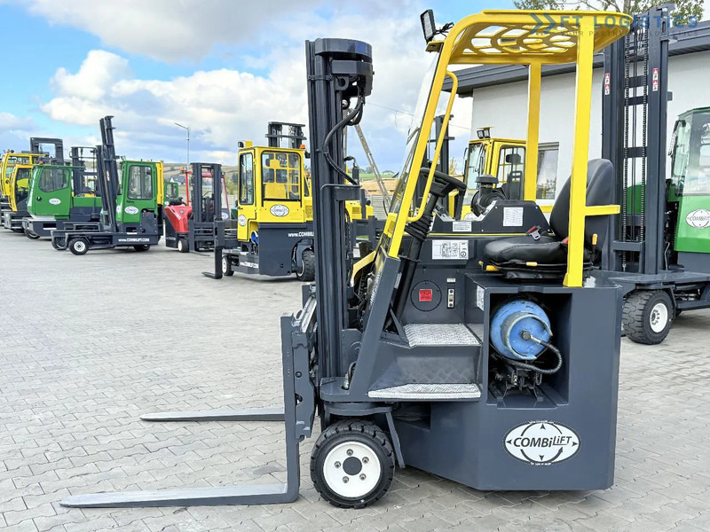 Combilift C3000CB / GAS / TRIPLEX 4900MM / FREE LIFT / FORK POSITIONER / SIDE SHIFT / EXCELLENT CONDITION / Wide range of four-way and sid - 四向前移式叉车:图3 Combilift C3000CB / GAS / TRIPLEX 4900MM / FREE LIFT / FORK POSITIONER / SIDE SHIFT / EXCELLENT CONDITION / Wide range of four-way and sid - 四向前移式叉车:图3