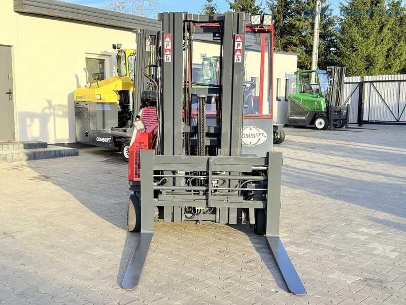 Combilift C3000CB / GAS / TRIPLEX 4900MM / FREE LIFT / SIDE SHIFT / FORK POSITIONER / EXCELLENT CONDITION / Wide range of four-way and sid - 四向前移式叉车:图5 Combilift C3000CB / GAS / TRIPLEX 4900MM / FREE LIFT / SIDE SHIFT / FORK POSITIONER / EXCELLENT CONDITION / Wide range of four-way and sid - 四向前移式叉车:图5