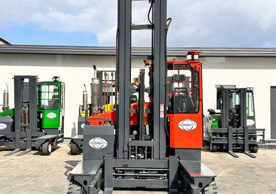 Combilift C4000 / DIESEL / TRIPLEX / 8400MM / FREE LIFT / SIDESHIFT / LIKE NEW - 四向前移式叉车:图5 Combilift C4000 / DIESEL / TRIPLEX / 8400MM / FREE LIFT / SIDESHIFT / LIKE NEW - 四向前移式叉车:图5