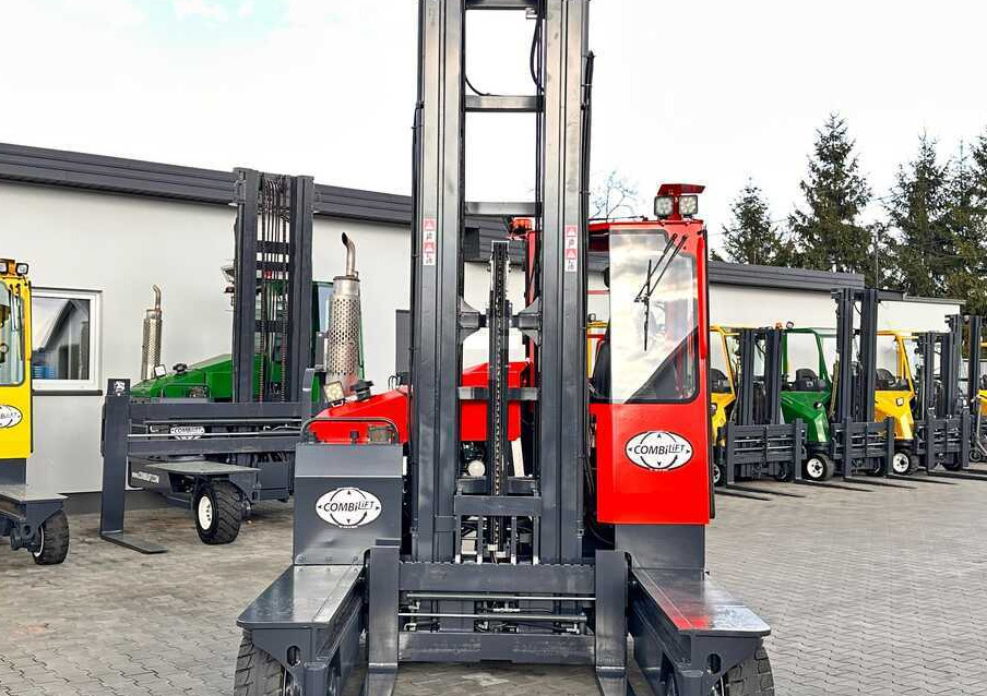 Combilift C4000 / DIESEL / TRIPLEX / 8400MM / FREE LIFT / SIDESHIFT / LIKE NEW - 四向前移式叉车:图4 Combilift C4000 / DIESEL / TRIPLEX / 8400MM / FREE LIFT / SIDESHIFT / LIKE NEW - 四向前移式叉车:图4