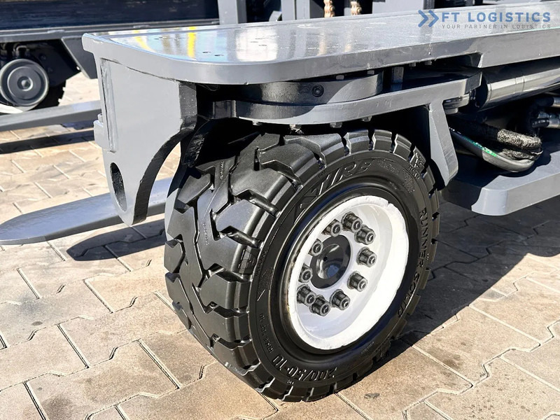 Combilift C4000 / LPG / DUPLEX / 4500MM / FREE LIFT / LIKE NEW C4000 / LPG / DUPLEX / 4500MM / FREE LIFT / LIKE NEW - 四向前移式叉车:图4 Combilift C4000 / LPG / DUPLEX / 4500MM / FREE LIFT / LIKE NEW C4000 / LPG / DUPLEX / 4500MM / FREE LIFT / LIKE NEW - 四向前移式叉车:图4