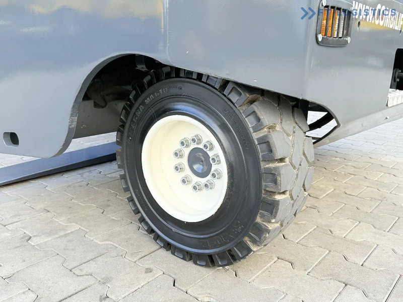 Combilift C5000SR / DIESEL / TRIPLEX MAST – 6100 MM / FORK POSITIONER / FULL CABIN C5000SR / DIESEL / TRIPLEX MAST – 6100 MM / FORK POSITI - 四向前移式叉车:图4 Combilift C5000SR / DIESEL / TRIPLEX MAST – 6100 MM / FORK POSITIONER / FULL CABIN C5000SR / DIESEL / TRIPLEX MAST – 6100 MM / FORK POSITI - 四向前移式叉车:图4