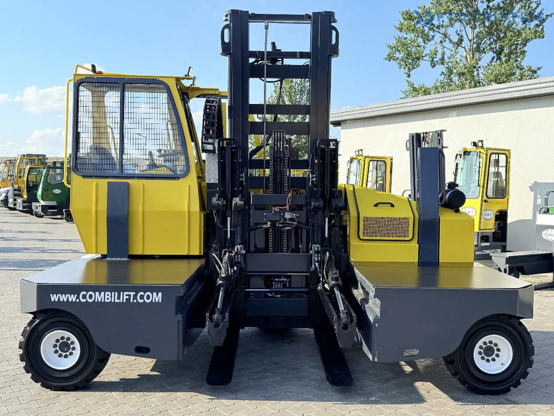 Combilift C6000SR / DUPLEX / 4200MM / LOAD CLAMP ON FORKS / FREE LIFT / DIESEL / POSITIONER / NEW TIRES / LIKE NEW / Wide range of four-wa - 四向前移式叉车:图3 Combilift C6000SR / DUPLEX / 4200MM / LOAD CLAMP ON FORKS / FREE LIFT / DIESEL / POSITIONER / NEW TIRES / LIKE NEW / Wide range of four-wa - 四向前移式叉车:图3