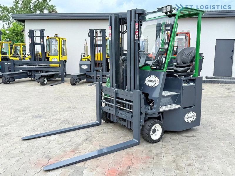 Combilift CB3000 / DIESEL / TRIPLEX 4900MM / FULL FREE LIFT / SIDE SHIFT / FORK POSITIONER / 1500MM FORKS / LIKE NEW CB3000 / DIESEL / TRI - 四向前移式叉车:图1 Combilift CB3000 / DIESEL / TRIPLEX 4900MM / FULL FREE LIFT / SIDE SHIFT / FORK POSITIONER / 1500MM FORKS / LIKE NEW CB3000 / DIESEL / TRI - 四向前移式叉车:图1