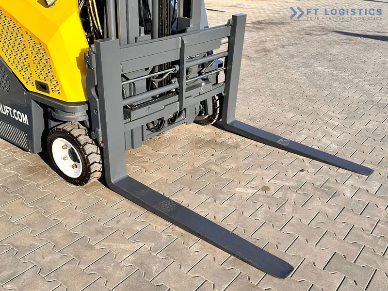 Combilift CB3000 / LPG / DUPLEX / 4000MM / FREE LIFT / NEW TIRES / LIKE NEW CB3000 / LPG / DUPLEX / 4000MM / FREE LIFT / NEW TIRES / LIKE - 四向前移式叉车:图4 Combilift CB3000 / LPG / DUPLEX / 4000MM / FREE LIFT / NEW TIRES / LIKE NEW CB3000 / LPG / DUPLEX / 4000MM / FREE LIFT / NEW TIRES / LIKE - 四向前移式叉车:图4