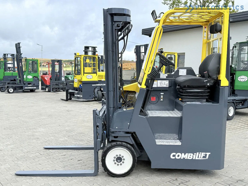 Combilift CB4000 / GAS / TRIPLEX 5200MM / FREE LIFT / FORK POSITIONER / SIDE SHIFT / EXCELLENT CONDITION / Wide range of four-way and side - 四向前移式叉车:图2 Combilift CB4000 / GAS / TRIPLEX 5200MM / FREE LIFT / FORK POSITIONER / SIDE SHIFT / EXCELLENT CONDITION / Wide range of four-way and side - 四向前移式叉车:图2