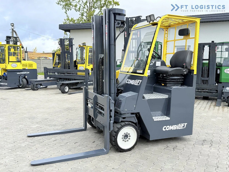 Combilift CB4000 / GAS / TRIPLEX 5200MM / FREE LIFT / FORK POSITIONER / SIDE SHIFT / EXCELLENT CONDITION / Wide range of four-way and side - 四向前移式叉车:图3 Combilift CB4000 / GAS / TRIPLEX 5200MM / FREE LIFT / FORK POSITIONER / SIDE SHIFT / EXCELLENT CONDITION / Wide range of four-way and side - 四向前移式叉车:图3
