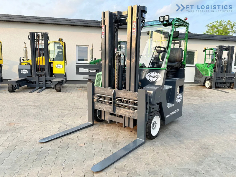 Combilift COMBILIFT C4000CB – TRIPLEX 5200mm – Year 2017 – LPG – FREE LIFT – SIDESHIFT – FORK POSITIONER – CONDITION 5/5 COMBILIFT C4000CB - 四向前移式叉车:图3 Combilift COMBILIFT C4000CB – TRIPLEX 5200mm – Year 2017 – LPG – FREE LIFT – SIDESHIFT – FORK POSITIONER – CONDITION 5/5 COMBILIFT C4000CB - 四向前移式叉车:图3