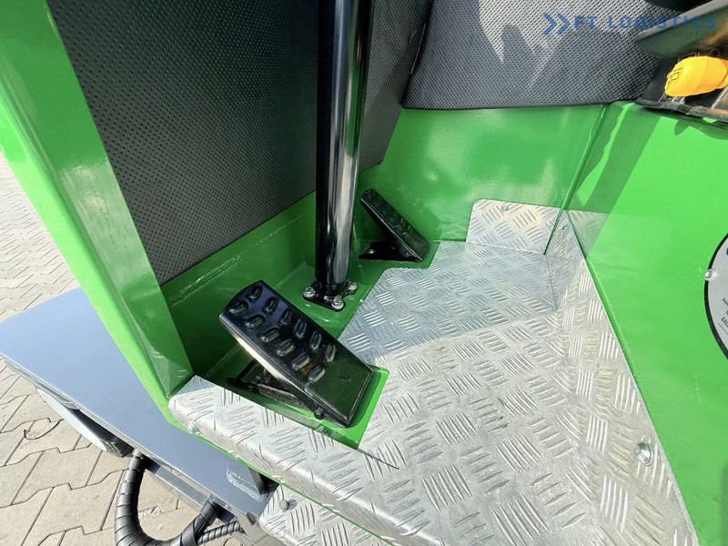 四向前移式叉车 Combilift Combilift C2500 / GAS / TRIPLEX 4900MM / FREE LIFT / ONLY 2446 HOURS / FORK POSITIONER / FULL CABIN / PERFECT CONDITION / Wide r：图13