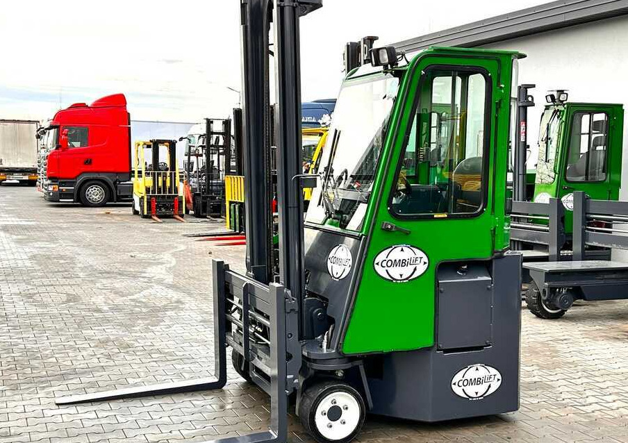 Combilift Combilift C3000CB - DUPLEX 4000mm - Year 2015 - / CABIN - HEATING / ONLY 6546 MTH / EXCELLENT CONDITION / LIKE NEW! - 四向前移式叉车:图1 Combilift Combilift C3000CB - DUPLEX 4000mm - Year 2015 - / CABIN - HEATING / ONLY 6546 MTH / EXCELLENT CONDITION / LIKE NEW! - 四向前移式叉车:图1