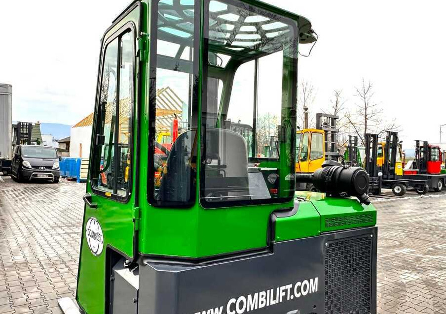 Combilift Combilift C3000CB - DUPLEX 4000mm - Year 2015 - / CABIN - HEATING / ONLY 6546 MTH / EXCELLENT CONDITION / LIKE NEW! - 四向前移式叉车:图5 Combilift Combilift C3000CB - DUPLEX 4000mm - Year 2015 - / CABIN - HEATING / ONLY 6546 MTH / EXCELLENT CONDITION / LIKE NEW! - 四向前移式叉车:图5
