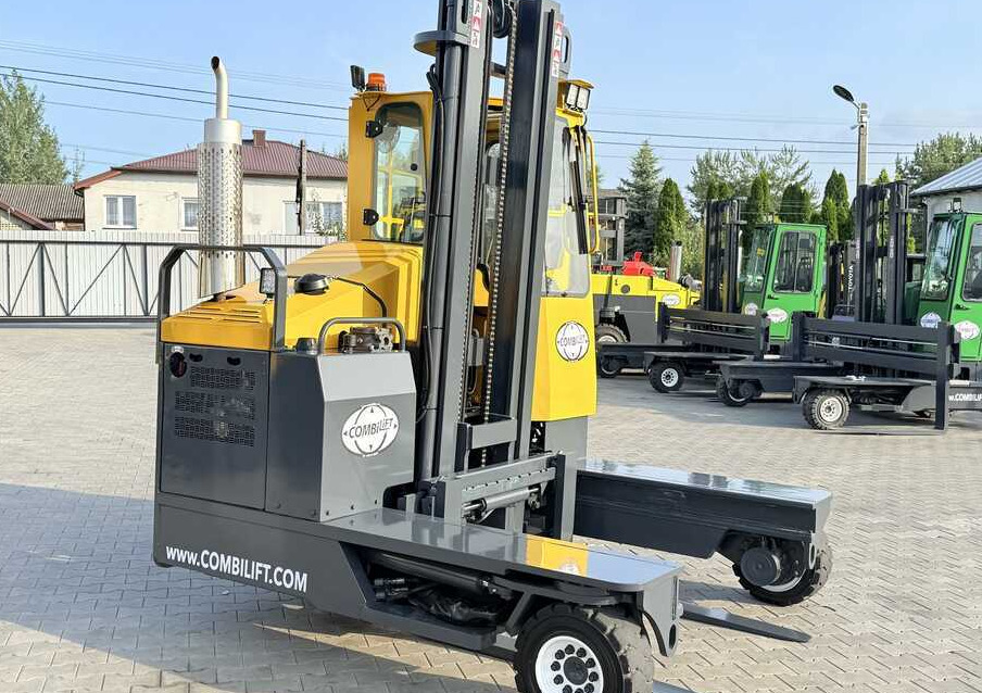 Combilift Multidirectional / 4-Way Forklift C4000 / LPG / Duplex 4500 mm / Only 6,604 Operating Hours / Side Shift / Full Cabin / Excellent Condition. Wide range of multidirectional and sideloader for - 四向前移式叉车:图4 Combilift Multidirectional / 4-Way Forklift C4000 / LPG / Duplex 4500 mm / Only 6,604 Operating Hours / Side Shift / Full Cabin / Excellent Condition. Wide range of multidirectional and sideloader for - 四向前移式叉车:图4