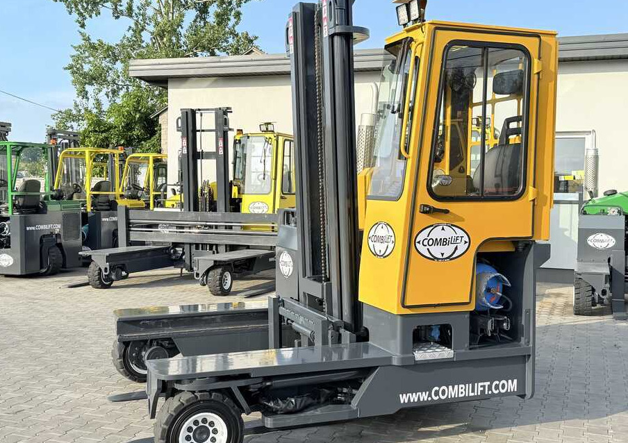 Combilift Multidirectional / 4-Way Forklift C4000 / LPG / Duplex 4500 mm / Only 6,604 Operating Hours / Side Shift / Full Cabin / Excellent Condition. Wide range of multidirectional and sideloader for - 四向前移式叉车:图2 Combilift Multidirectional / 4-Way Forklift C4000 / LPG / Duplex 4500 mm / Only 6,604 Operating Hours / Side Shift / Full Cabin / Excellent Condition. Wide range of multidirectional and sideloader for - 四向前移式叉车:图2