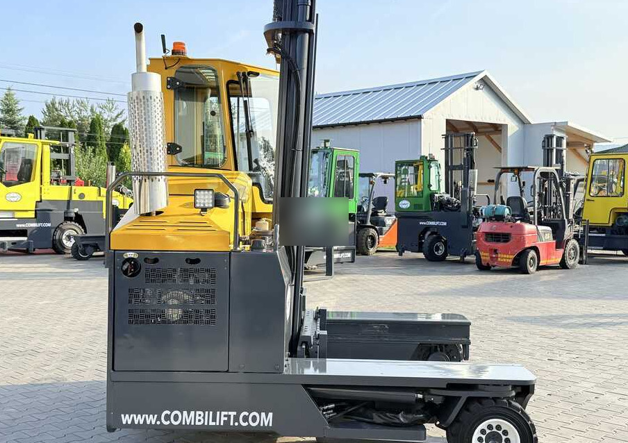 Combilift Multidirectional / 4-Way Forklift C4000 / LPG / Duplex 4500 mm / Only 6,604 Operating Hours / Side Shift / Full Cabin / Excellent Condition. Wide range of multidirectional and sideloader for - 四向前移式叉车:图5 Combilift Multidirectional / 4-Way Forklift C4000 / LPG / Duplex 4500 mm / Only 6,604 Operating Hours / Side Shift / Full Cabin / Excellent Condition. Wide range of multidirectional and sideloader for - 四向前移式叉车:图5