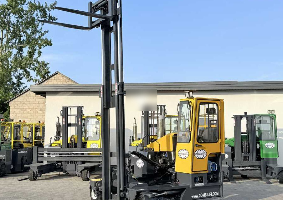 Combilift Multidirectional / 4-Way Forklift C4000 / LPG / Duplex 4500 mm / Only 6,604 Operating Hours / Side Shift / Full Cabin / Excellent Condition. Wide range of multidirectional and sideloader for - 四向前移式叉车:图1 Combilift Multidirectional / 4-Way Forklift C4000 / LPG / Duplex 4500 mm / Only 6,604 Operating Hours / Side Shift / Full Cabin / Excellent Condition. Wide range of multidirectional and sideloader for - 四向前移式叉车:图1