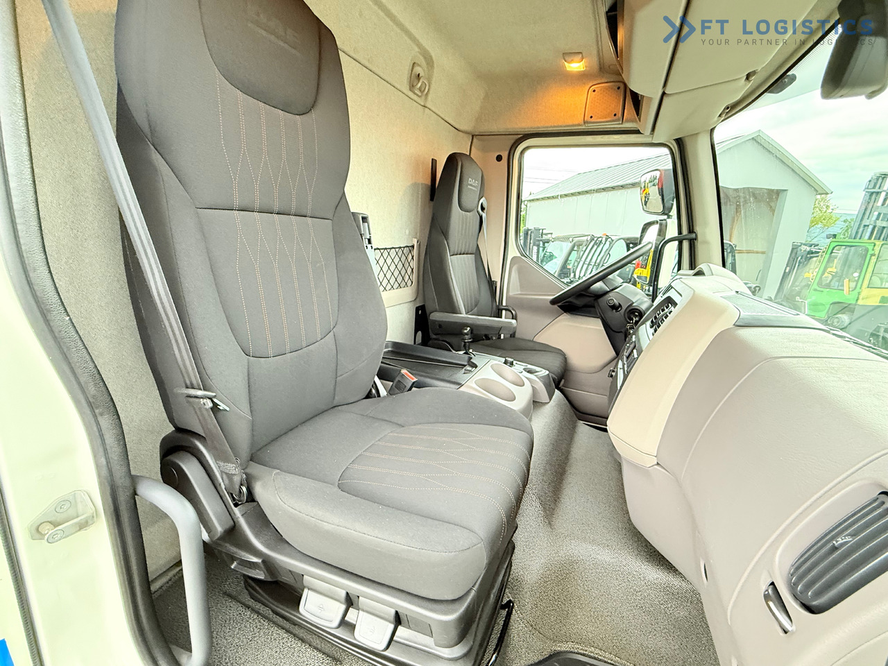 侧帘卡车 DAF LF 260 FA / AUTOMATIC / 9,255 kg PAYLOAD / 4x2 / 18 PALLETS / TAIL LIFT / SIDE BOARDS / EXCELLENT CONDITION!：图25