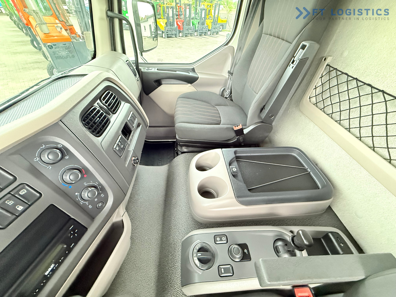 侧帘卡车 DAF LF 260 FA / AUTOMATIC / 9,255 kg PAYLOAD / 4x2 / 18 PALLETS / TAIL LIFT / SIDE BOARDS / EXCELLENT CONDITION!：图36