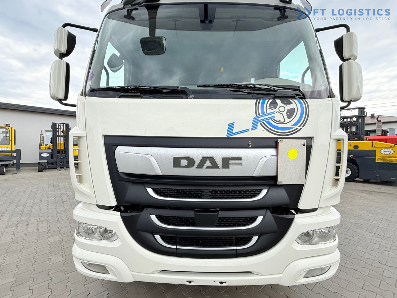 侧帘卡车 DAF LF 260 FA / AUTOMATIC / 9,255 kg PAYLOAD / 4x2 / 18 PALLETS / TAIL LIFT / SIDE BOARDS / EXCELLENT CONDITION!：图29