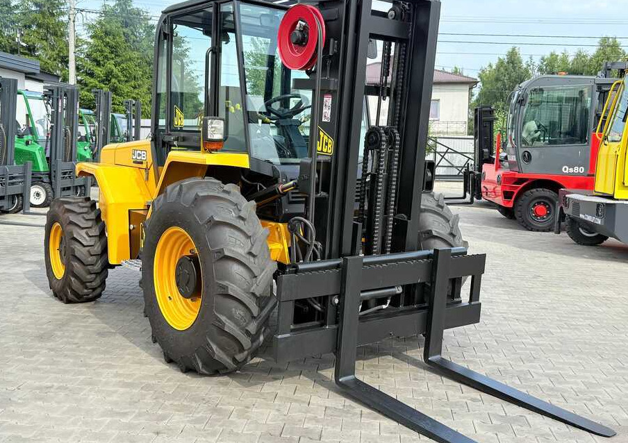 JCB 940 / DIESEL / TRIPLEX 4500MM / FORK POSITIONER / FORK SIDESHIFT / 4T / NEW TYRES / LIKE NEW - 越野叉车:图5 JCB 940 / DIESEL / TRIPLEX 4500MM / FORK POSITIONER / FORK SIDESHIFT / 4T / NEW TYRES / LIKE NEW - 越野叉车:图5