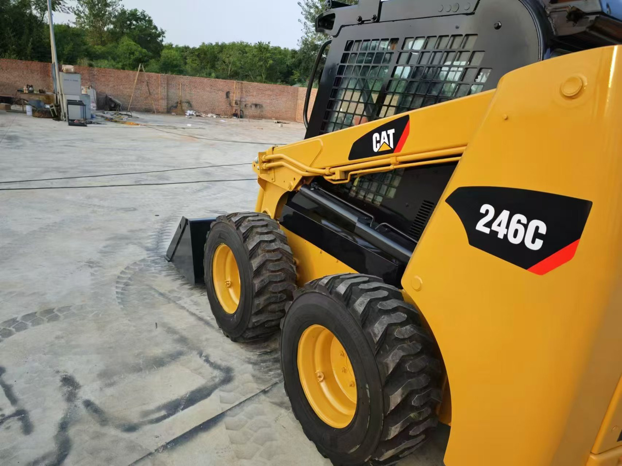 CATERPILLAR 246C - 滑移装载机:图3 CATERPILLAR 246C - 滑移装载机:图3