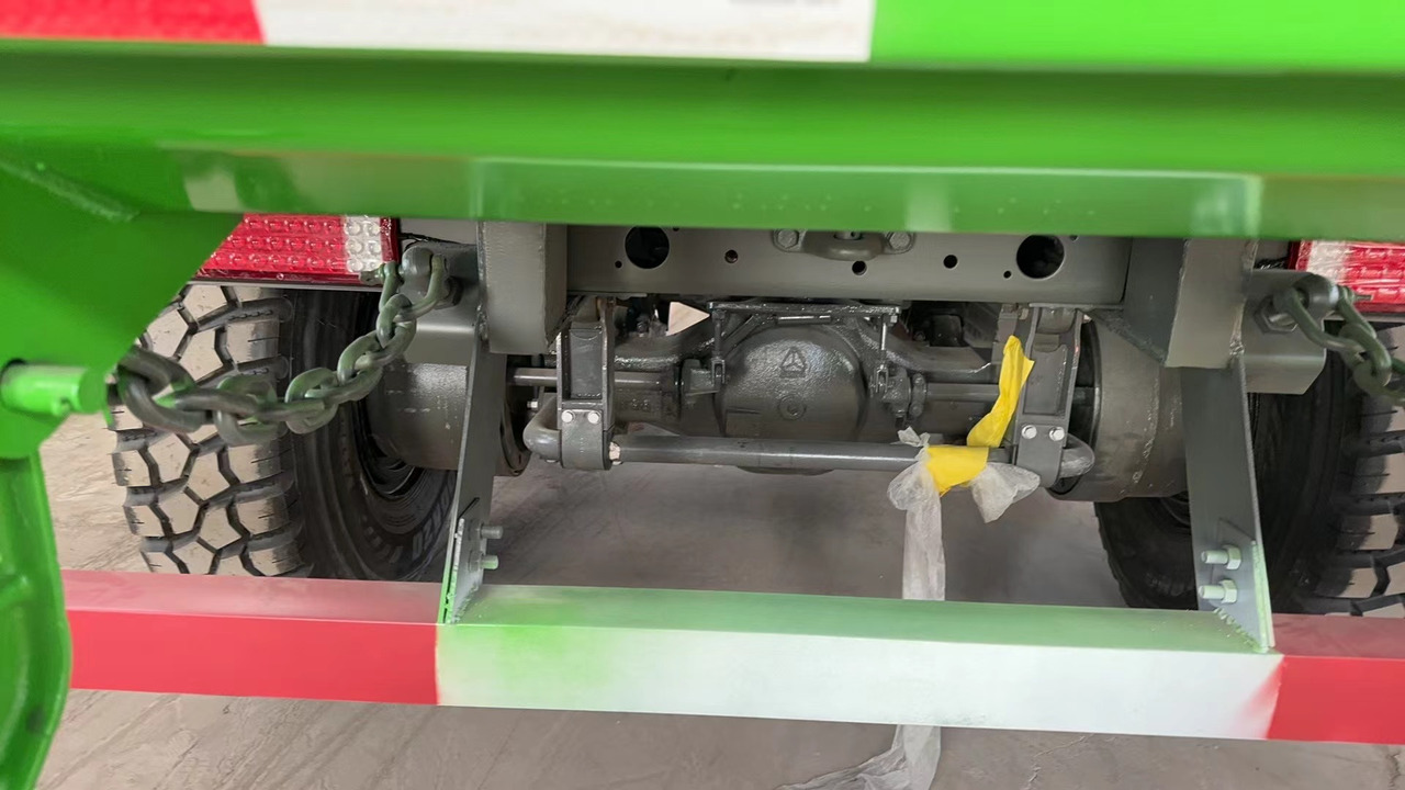 HOWO 6*6 dump truck - 翻斗车:图4 HOWO 6*6 dump truck - 翻斗车:图4