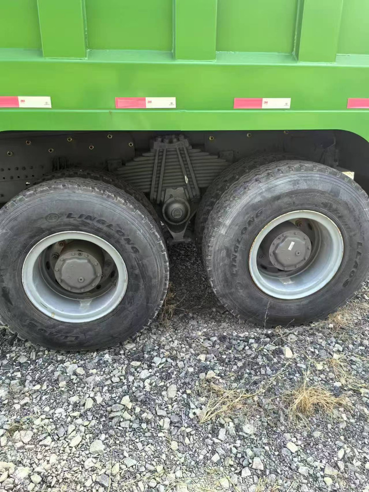 HOWO HOWO 6*6  dump truck - 翻斗车:图5 HOWO HOWO 6*6  dump truck - 翻斗车:图5