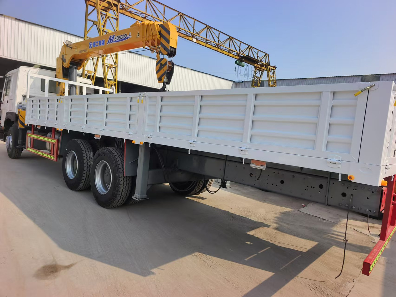 HOWO,XCMG HOWO 375,XCMG  MSQS300-4  12 tons - 罐车:图2 HOWO,XCMG HOWO 375,XCMG  MSQS300-4  12 tons - 罐车:图2