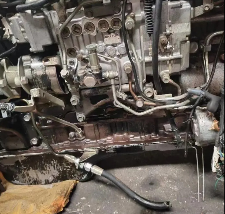 ISUZU 6WF1 - 发动机:图3 ISUZU 6WF1 - 发动机:图3