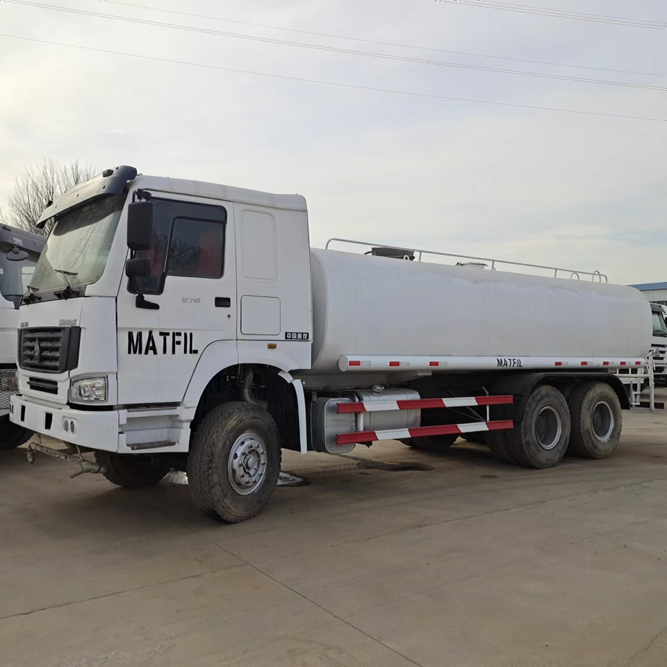 SINOTRUK 20 cubic meters tank - 罐车:图5 SINOTRUK 20 cubic meters tank - 罐车:图5