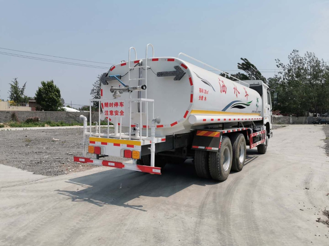 SINOTRUK 20 cubic meters tank - 罐车:图2 SINOTRUK 20 cubic meters tank - 罐车:图2
