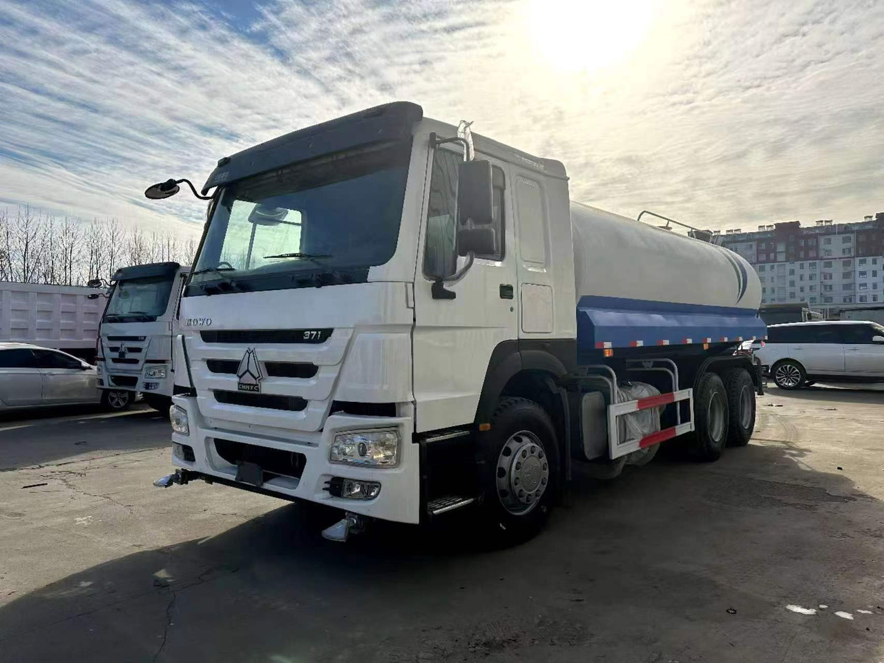 SINOTRUK 20  cubic  meters  tanker - 罐车:图2 SINOTRUK 20  cubic  meters  tanker - 罐车:图2