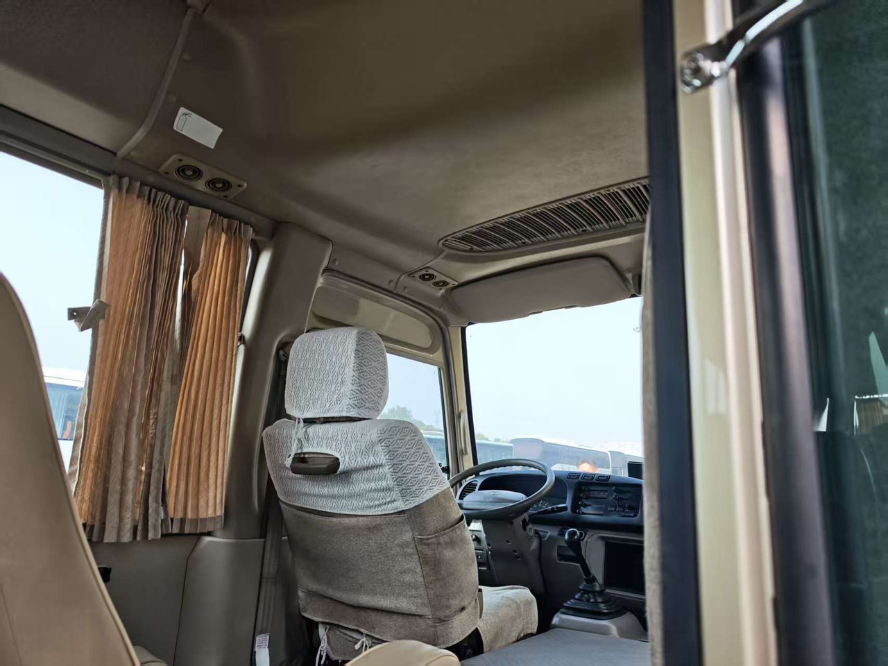 TOYOTA COASTER 23 seats - 长途客车:图3 TOYOTA COASTER 23 seats - 长途客车:图3