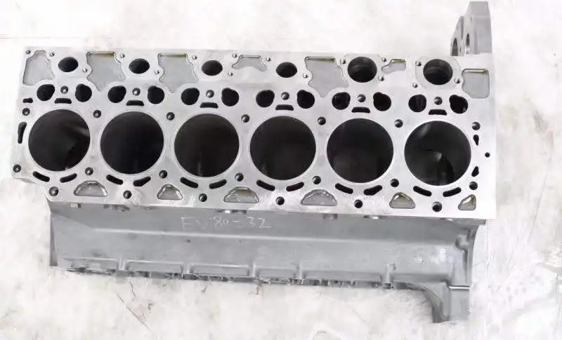 VOLVO D6E - 汽缸体 适用于 挖掘机:图3 VOLVO D6E - 汽缸体 适用于 挖掘机:图3