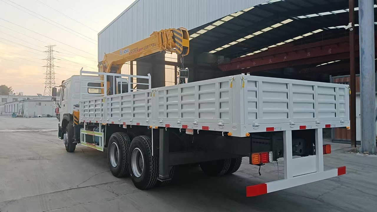 XCMG SQ12SK3Q - 起重车:图2 XCMG SQ12SK3Q - 起重车:图2