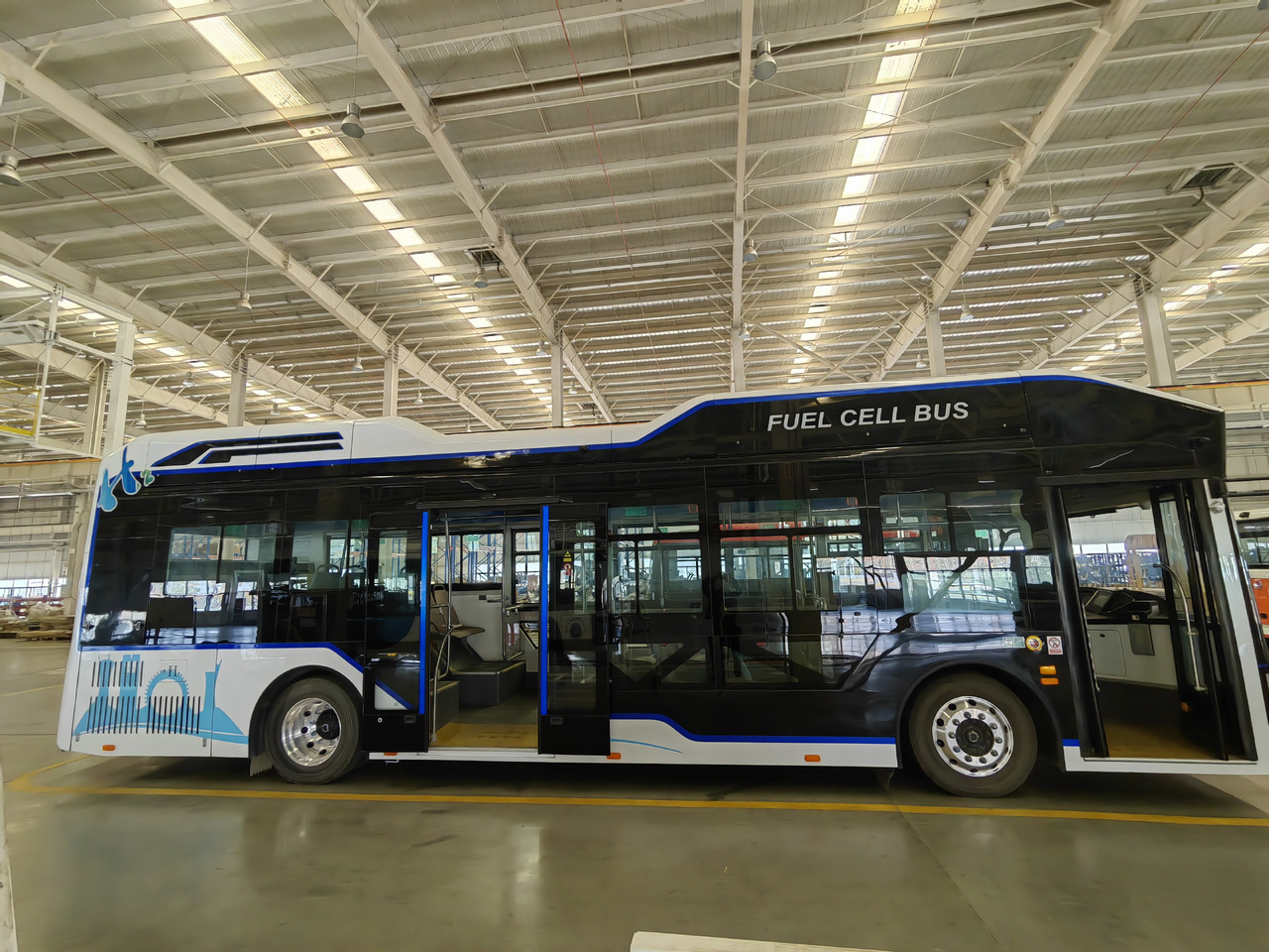 Fuel cell bus - 城市巴士:图2 Fuel cell bus - 城市巴士:图2