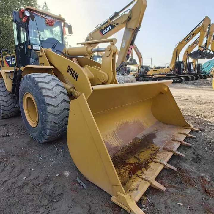 Affordable Used Caterpillar 966H Front-End Loader - Low Hours, Ready-to-Ship Globally - 轮式装载机:图4 Affordable Used Caterpillar 966H Front-End Loader - Low Hours, Ready-to-Ship Globally - 轮式装载机:图4