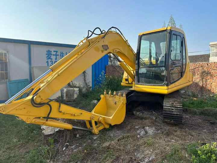 Cheap Used Komatsu PC60-7 Crawler Excavator with High Efficiency Used Heavy Machinery Komatsu P60-7 Digger Cheap for Sale - 履带式挖掘机:图4 Cheap Used Komatsu PC60-7 Crawler Excavator with High Efficiency Used Heavy Machinery Komatsu P60-7 Digger Cheap for Sale - 履带式挖掘机:图4
