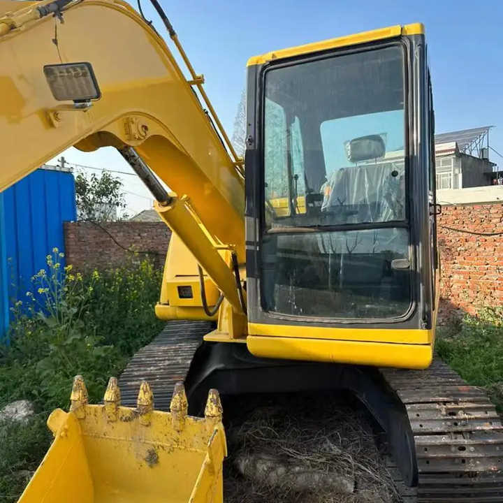 Cheap Used Komatsu PC60-7 Crawler Excavator with High Efficiency Used Heavy Machinery Komatsu P60-7 Digger Cheap for Sale - 履带式挖掘机:图2 Cheap Used Komatsu PC60-7 Crawler Excavator with High Efficiency Used Heavy Machinery Komatsu P60-7 Digger Cheap for Sale - 履带式挖掘机:图2