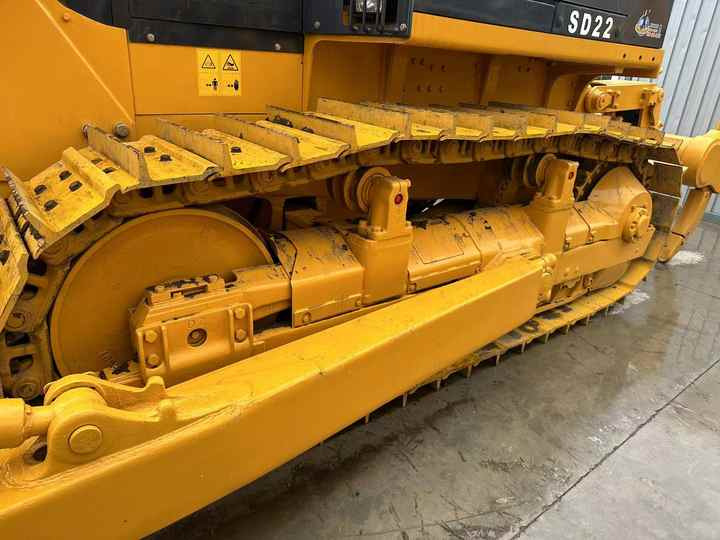 China Brand Bulldozer Shantui SD22 Used Bulldozer Low Price Bulldozer Market Machinery and Equipment for Sale - 推土机:图4 China Brand Bulldozer Shantui SD22 Used Bulldozer Low Price Bulldozer Market Machinery and Equipment for Sale - 推土机:图4