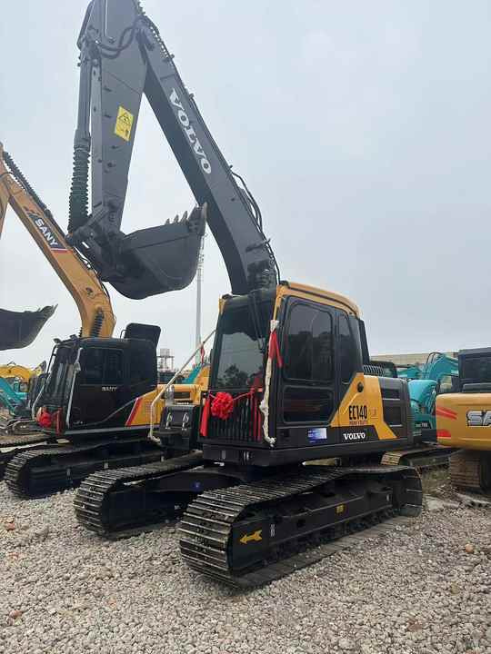 China Brand Used VOLVO EC140 Mini Excavator 6ton Crawler Earth Digger Machine for Sale - 履带式挖掘机:图3 China Brand Used VOLVO EC140 Mini Excavator 6ton Crawler Earth Digger Machine for Sale - 履带式挖掘机:图3