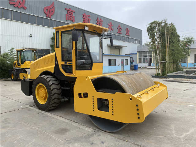 China Made Small Size Road Roller , Brand New Roller , New Compactor Machines - 压路机:图3 China Made Small Size Road Roller , Brand New Roller , New Compactor Machines - 压路机:图3