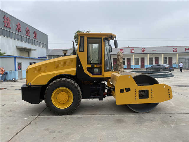 China Made Small Size Road Roller , Brand New Roller , New Compactor Machines - 压路机:图4 China Made Small Size Road Roller , Brand New Roller , New Compactor Machines - 压路机:图4