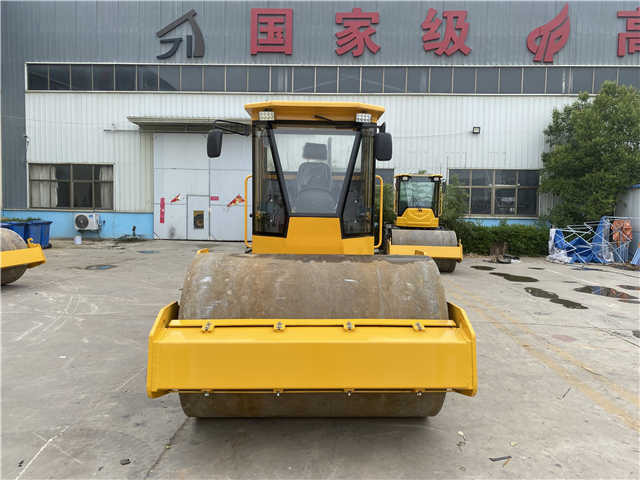 China Made Small Size Road Roller , Brand New Roller , New Compactor Machines - 压路机:图2 China Made Small Size Road Roller , Brand New Roller , New Compactor Machines - 压路机:图2