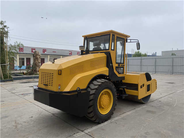 China Made Small Size Road Roller , Brand New Roller , New Compactor Machines - 压路机:图5 China Made Small Size Road Roller , Brand New Roller , New Compactor Machines - 压路机:图5
